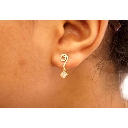 987476_brinco-ouro-18k-caracol-c-zirconia-quadrada-130-grama