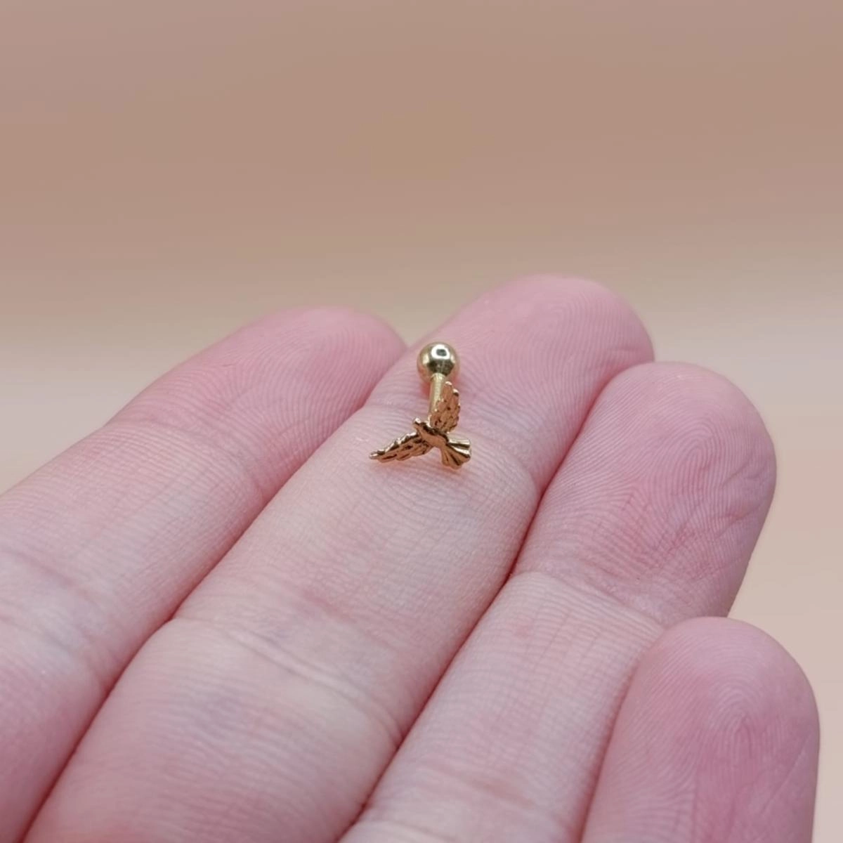 Piercing Orelha Ouro 18k Tragus Divino Espírito Santo 5mm Piercing Orelha Ouro 18k Tragus Divino Espírito Santo 5mm