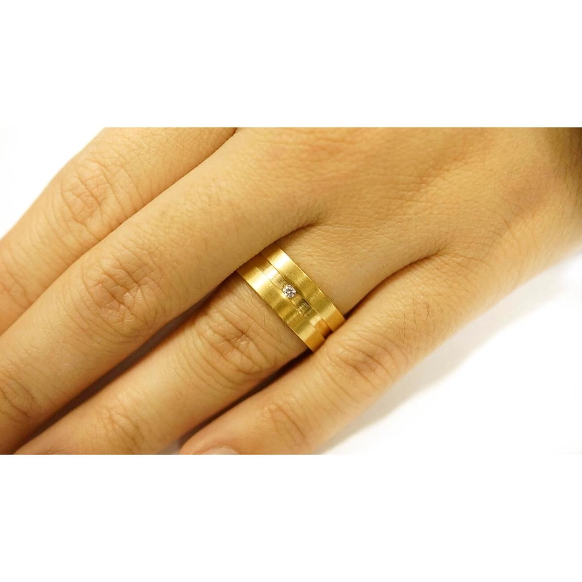 Aliança Reta Tradicional Fosca Com Friso 18.00 gramas Ouro 18k