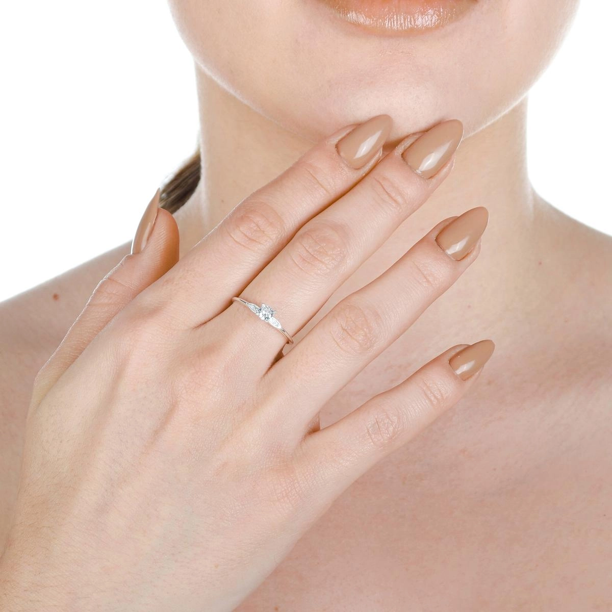 Anel Prata 925 Solitário 4mm Pedras Laterais  