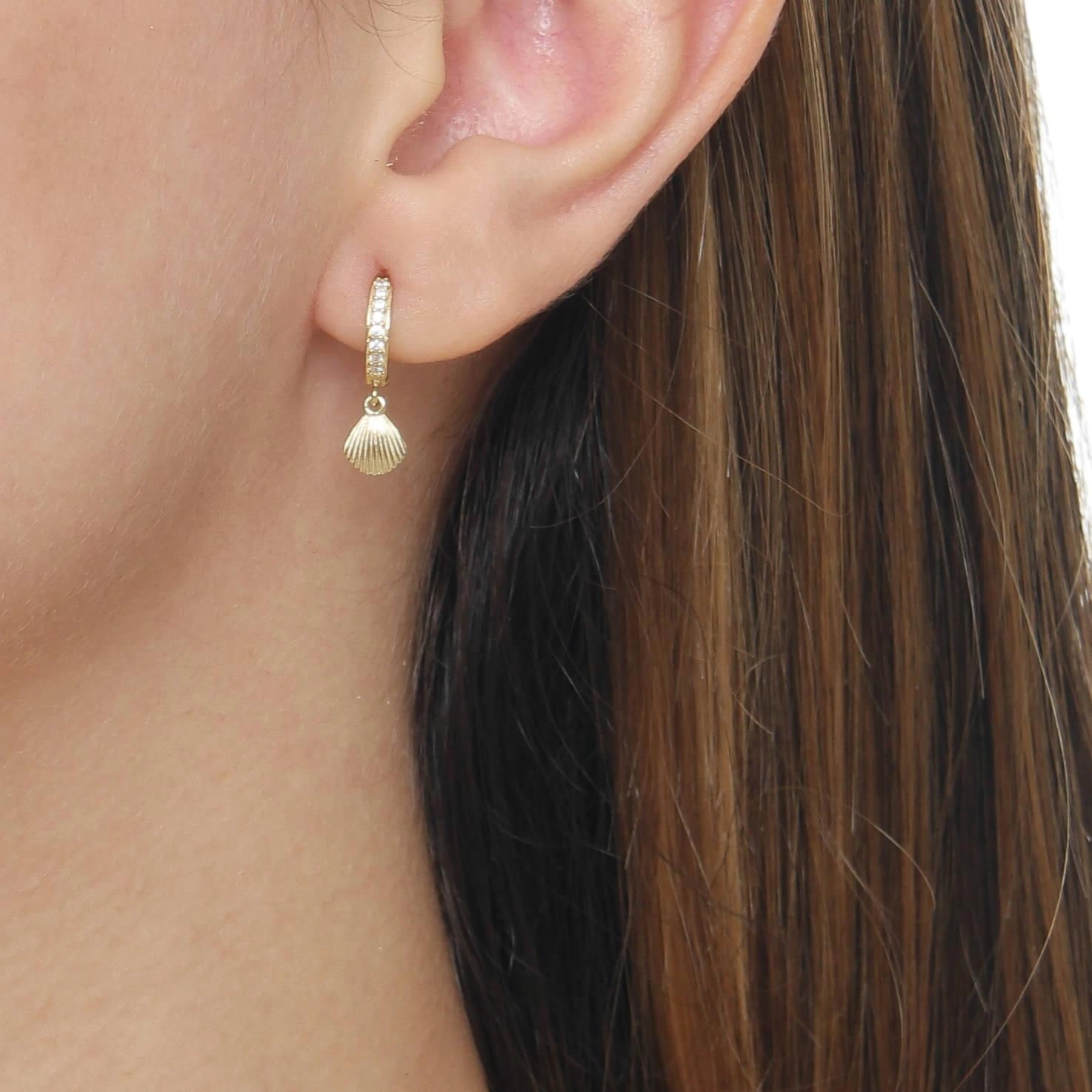 Brinco Ouro 18k Concha 1.05 Gramas