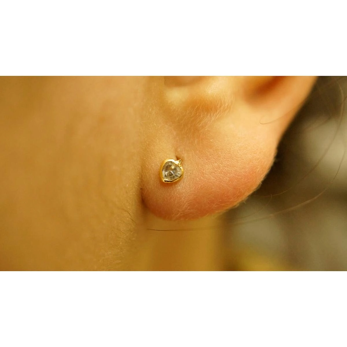 Brinco Ouro 18k Coração Zirconia 3mm 0.26 Gramas