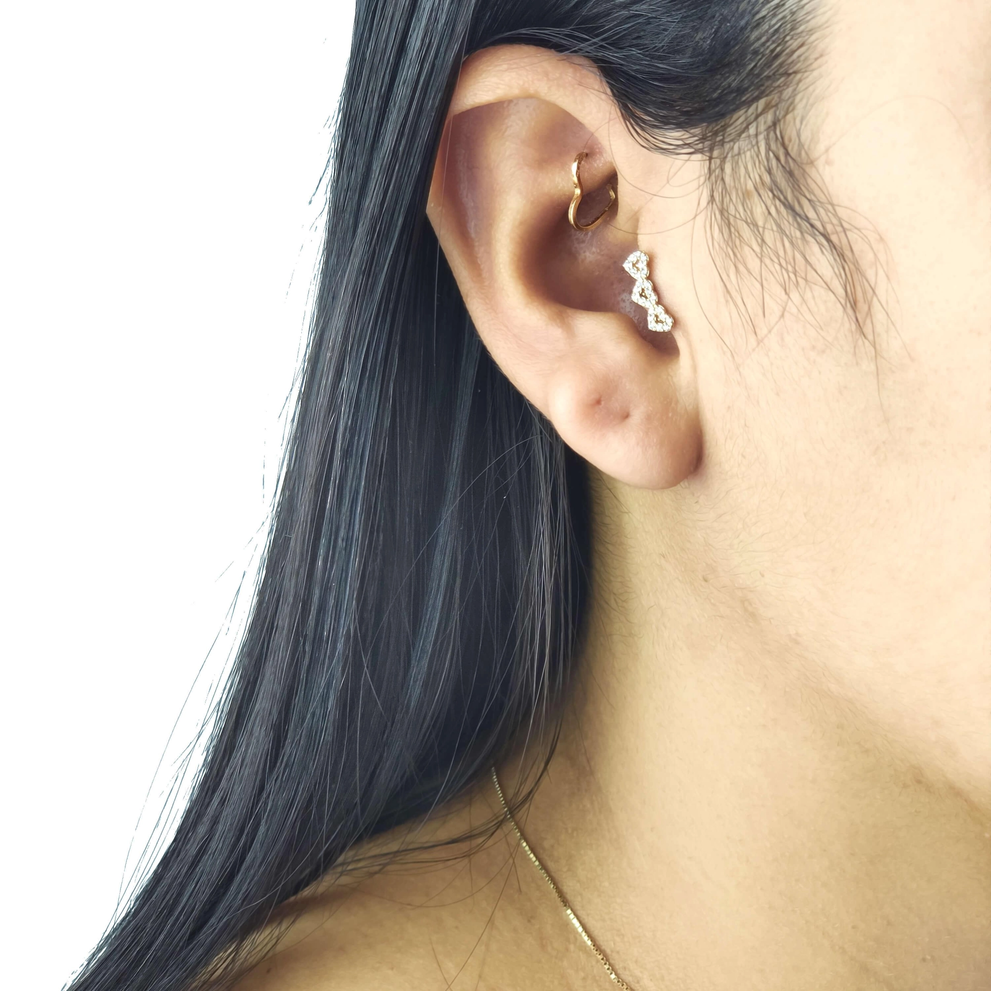 Piercing Orelha Ouro 18k Cluster Coração 10mm