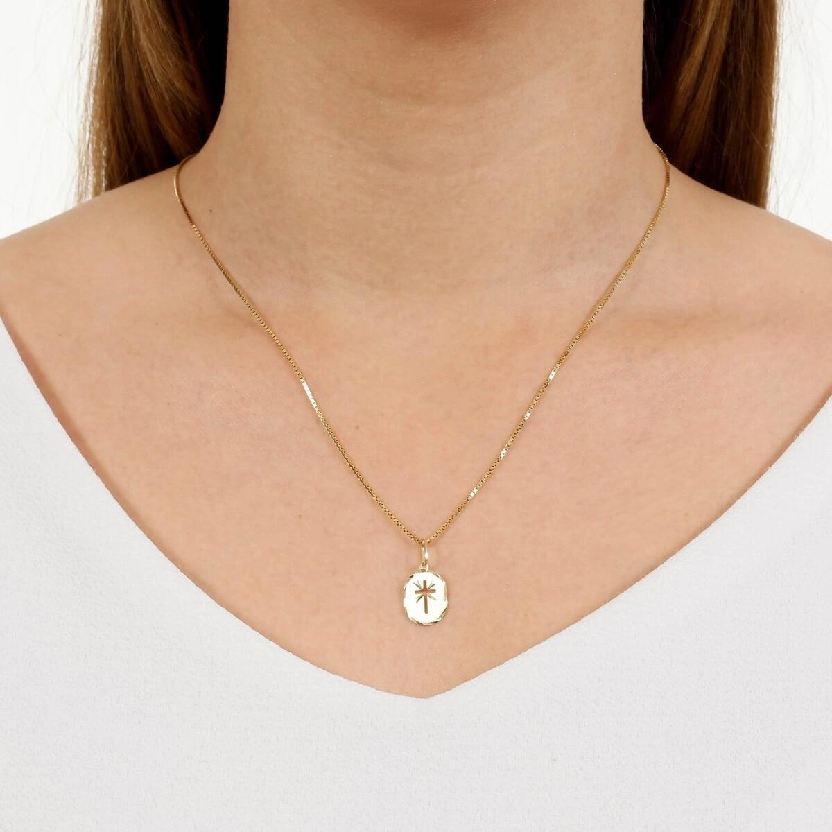 Pingente Ouro 18k Placa C/Cruz Oval Trabalhada 15mm 